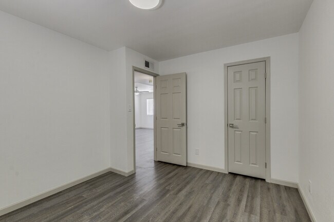 Building Photo - $0 First Month Rent! Remodeled 2 Bed Casita w/ Private Patio, W/D & Pool