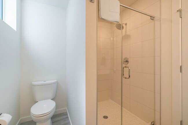 Building Photo - 1835 14th Ave