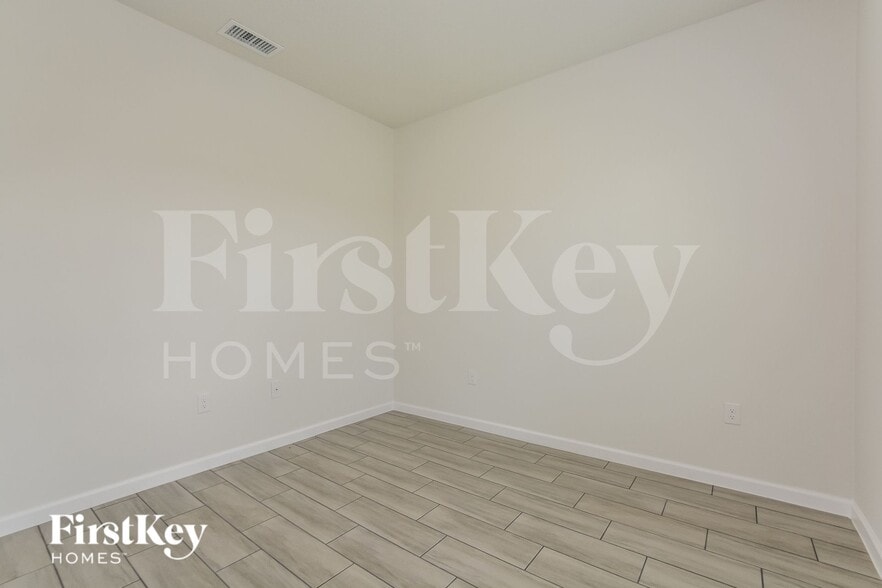 Building Photo - 830 Gila Way