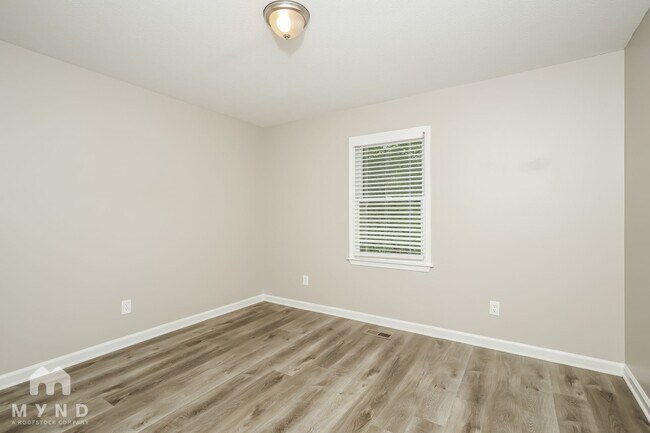 Building Photo - 1359 Lakeview Pkwy