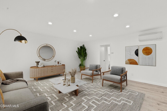 Primary Photo - 8800 Cedros Ave