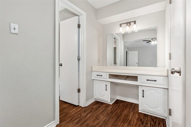 Building Photo - 136 Shadybrook Dr