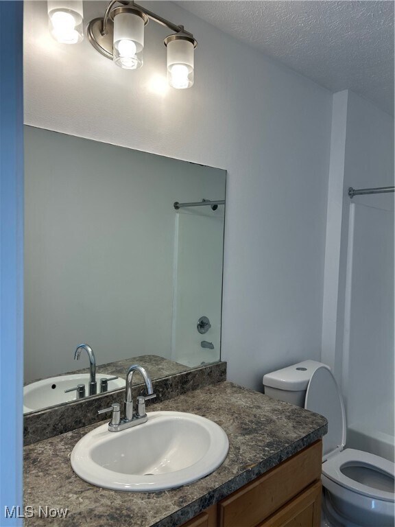 Building Photo - 3164 E 130th St