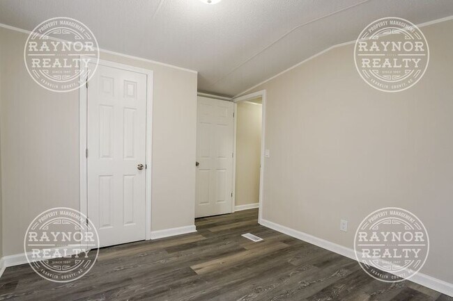 Building Photo - 2009 Moorgate Ct