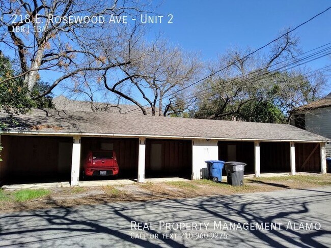 Building Photo - 218 E Rosewood Ave
