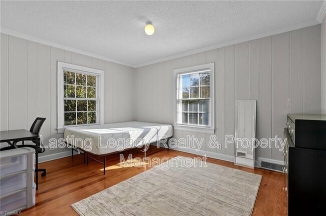 Building Photo - 156 Rosedale Cir