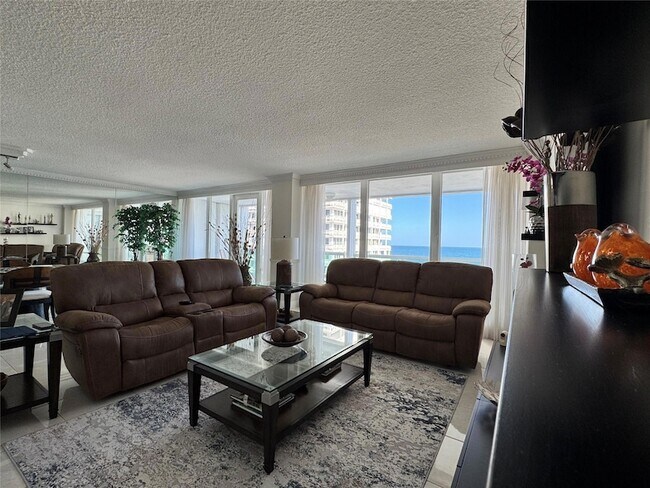 Building Photo - 2100 S Ocean Ln