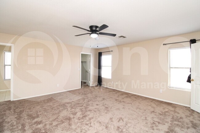 Building Photo - 6333 W Valencia Dr