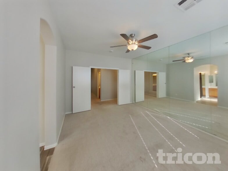 Building Photo - 2907 Extravagant Ave