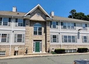 Building Photo - 124 Union Ave