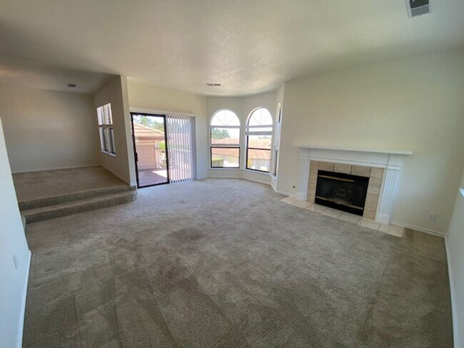 Building Photo - Glen Heights Condo