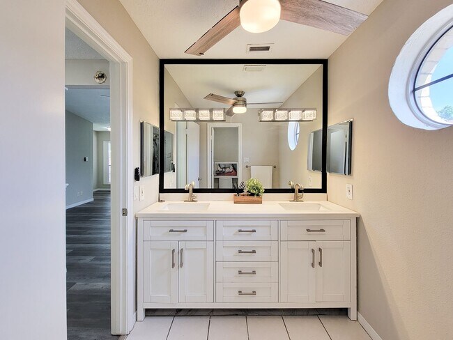 Building Photo - 2220 Bering Dr
