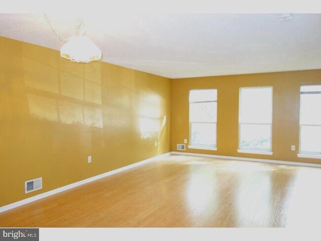 Building Photo - 162 Shrewsbury Ct