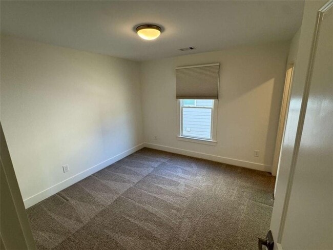 Building Photo - 2442 Mills Bend