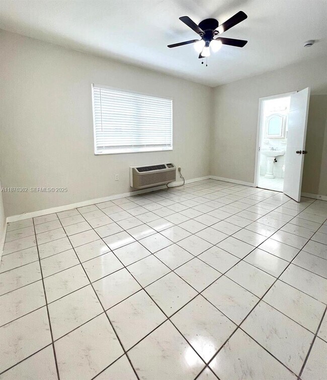 Building Photo - 7510 Carlyle Ave