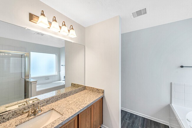 Building Photo - 19807 Byron Meadows Dr