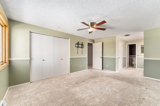 Building Photo - Spacious 4 bedroom home in the heart of Virginia Village!