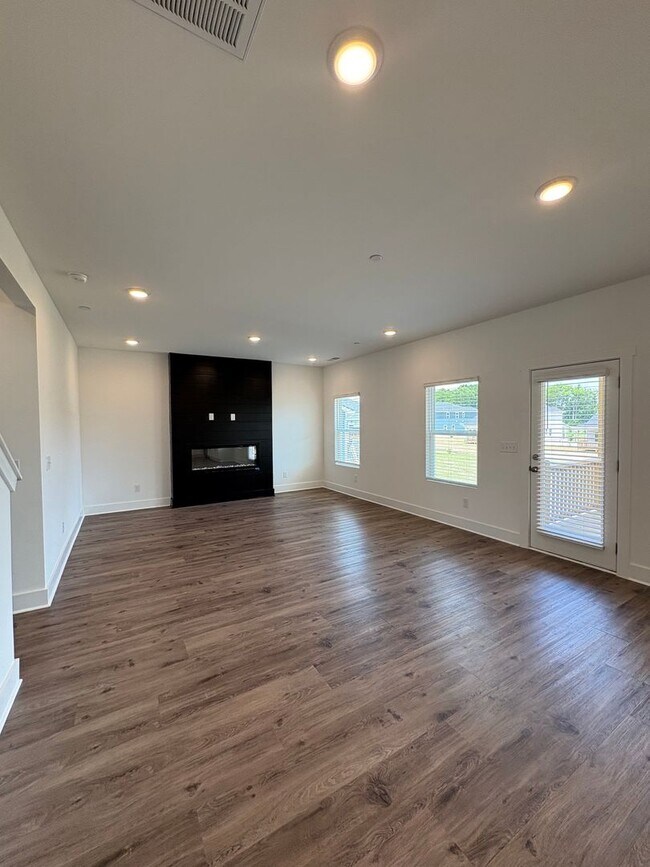 Building Photo - 3 Bed/2.5 Bath New Construction | Covered Deck + Open Living | Columbia, TN