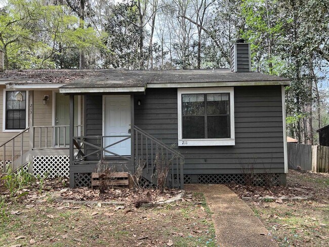 Building Photo - 211 Parkbrook Cir