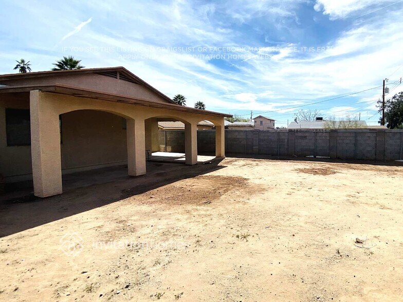 Building Photo - 250 Dakota St