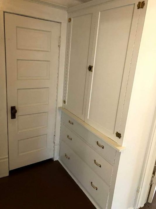 Building Photo - 802 10th Ave