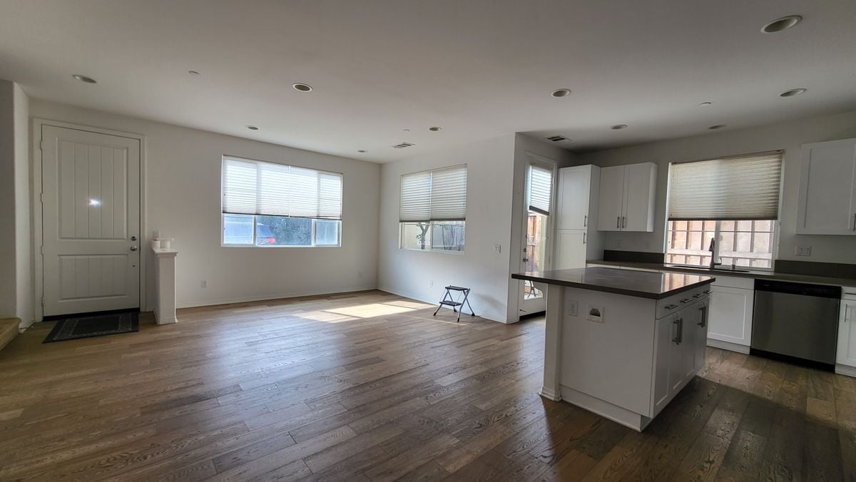 Building Photo - 89 Linden