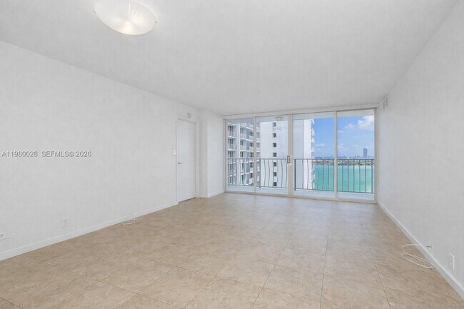 Building Photo - 7601 E Treasure Dr