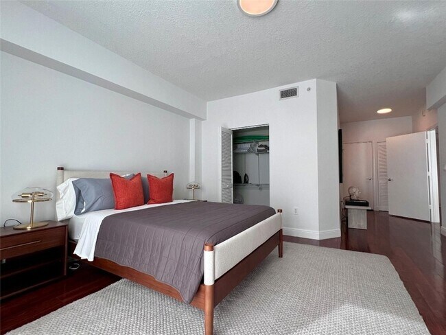 Building Photo - 7275 SW 90th Way