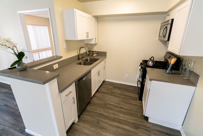Interior Photo - 700 S. Berendo Ave