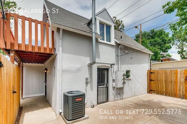 Building Photo - 128 Galapago St