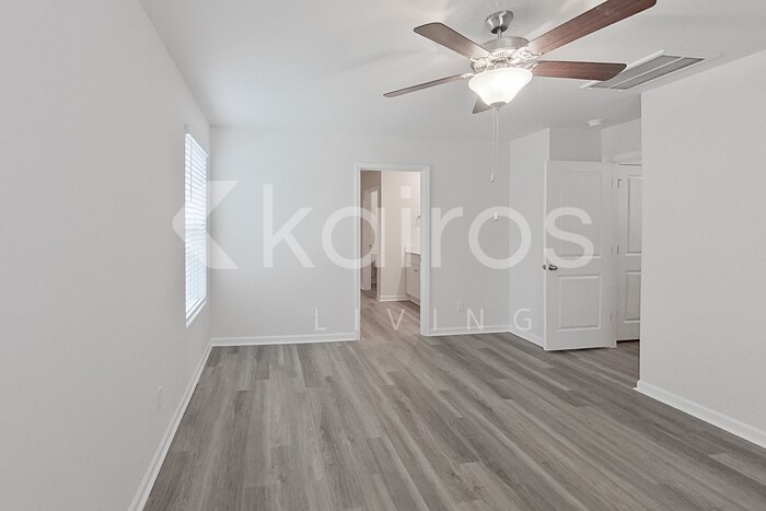 Building Photo - 135 Overstreet Way