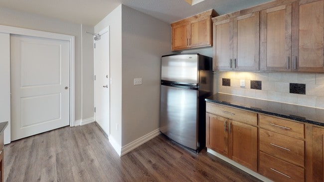 Stainless steel appliances - 1284 Downing