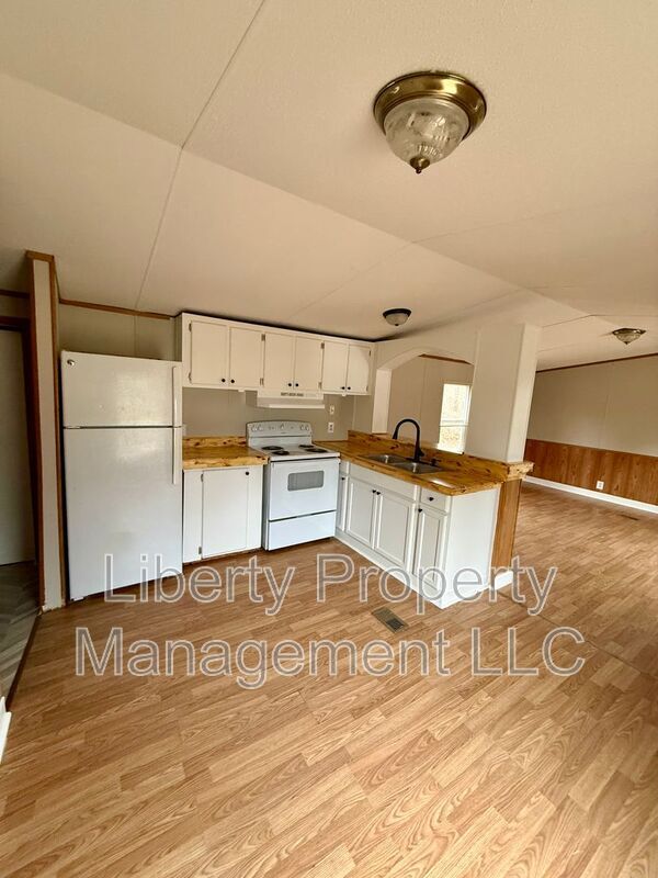 Building Photo - 48 Hillside Ln