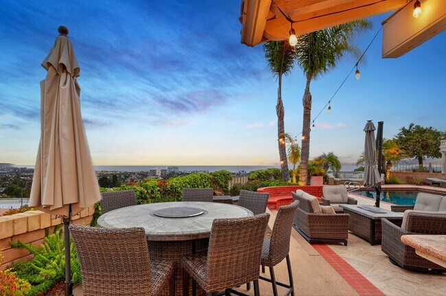 Building Photo - Amazing La Jolla North PB home with panoramic views of the ocean, bay and downtown