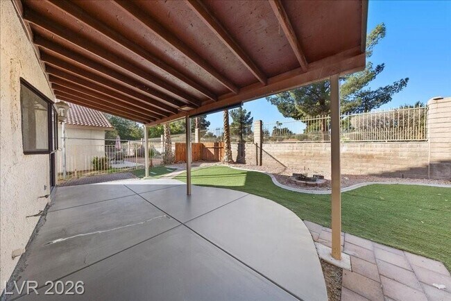 Building Photo - Beautifully 3 bedroom updated home located in the guard-gated Los Prados Golf Community!