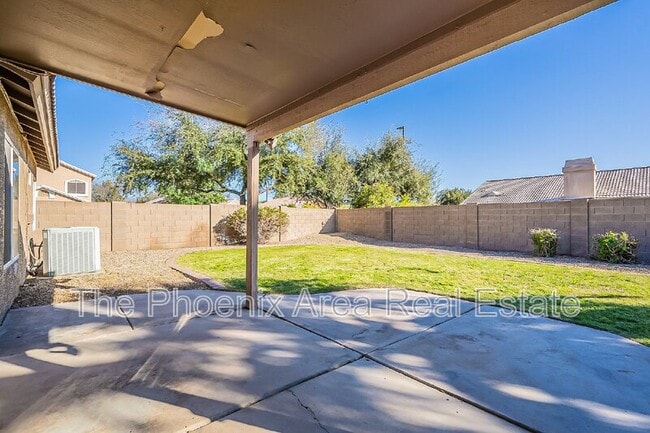 Building Photo - 251 W Windsor Dr