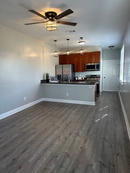 Building Photo - 8537 Forshey St