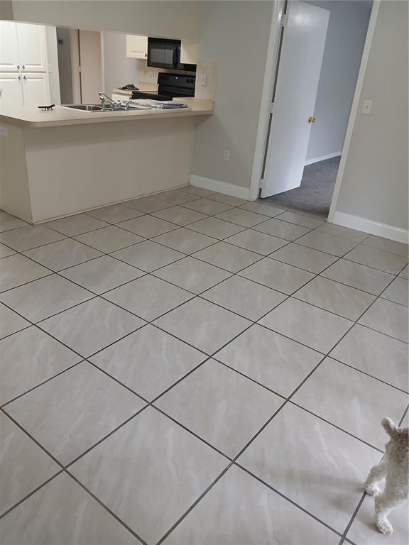 Building Photo - 8027 Buttonball Ln