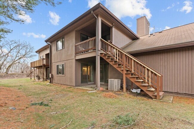 Building Photo - 221 Trailside Way