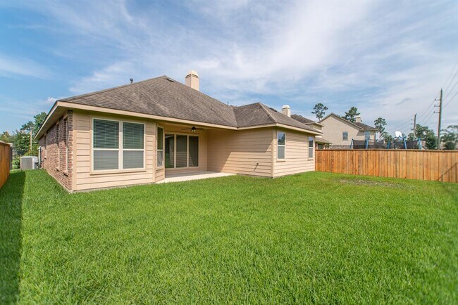Building Photo - 99 West Wading Pond Circle