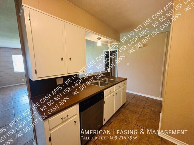 Building Photo - 4417 Willowglen St