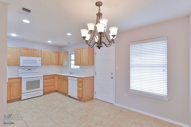 Building Photo - Great 3 bedroom 2 bath home in Wylie district.