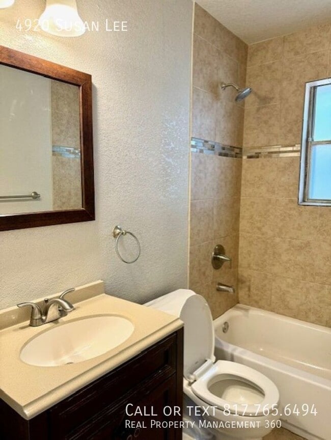 Building Photo - 4920 Susan Lee Ln
