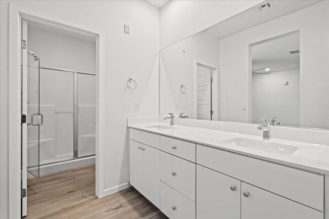 Building Photo - Resort-Style Living in a Modern 2 Bedroom Gated, 2 Pools, Home