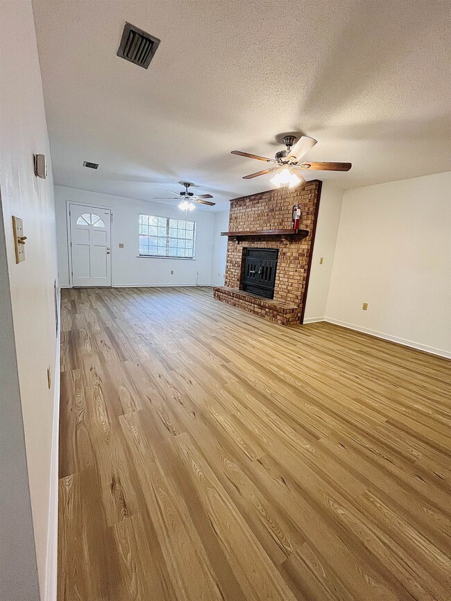 Building Photo - 8789 Louvinia Way