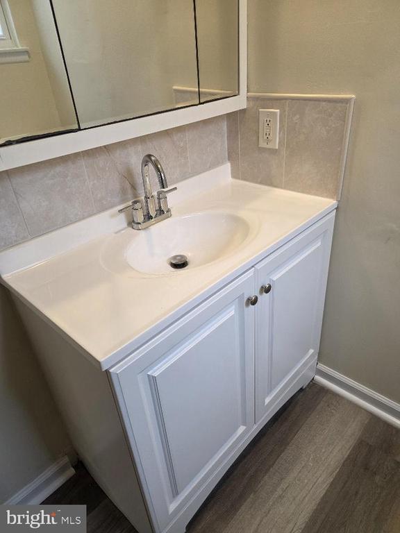 Building Photo - 22 Florence Tollgate Pl