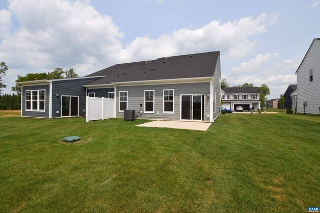Building Photo - 129 Crabapple Ln