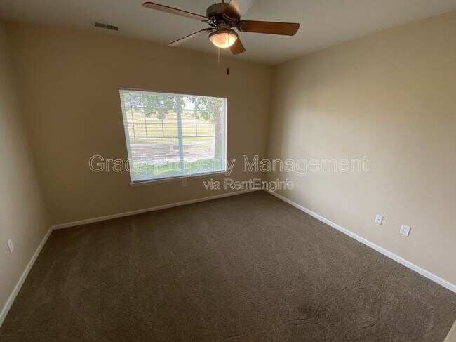 Building Photo - 4645 Hahns Peak Dr