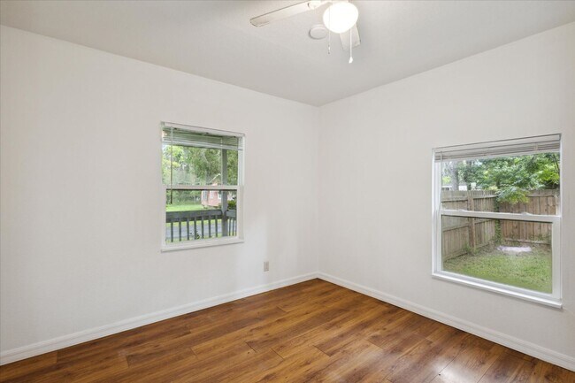 Building Photo - 20031 Oakdale Ave