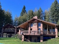 Building Photo - Custom Country Home With Spectacular Views...